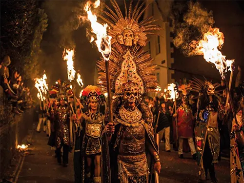 Lewes Bonfire Night Minibus Hire